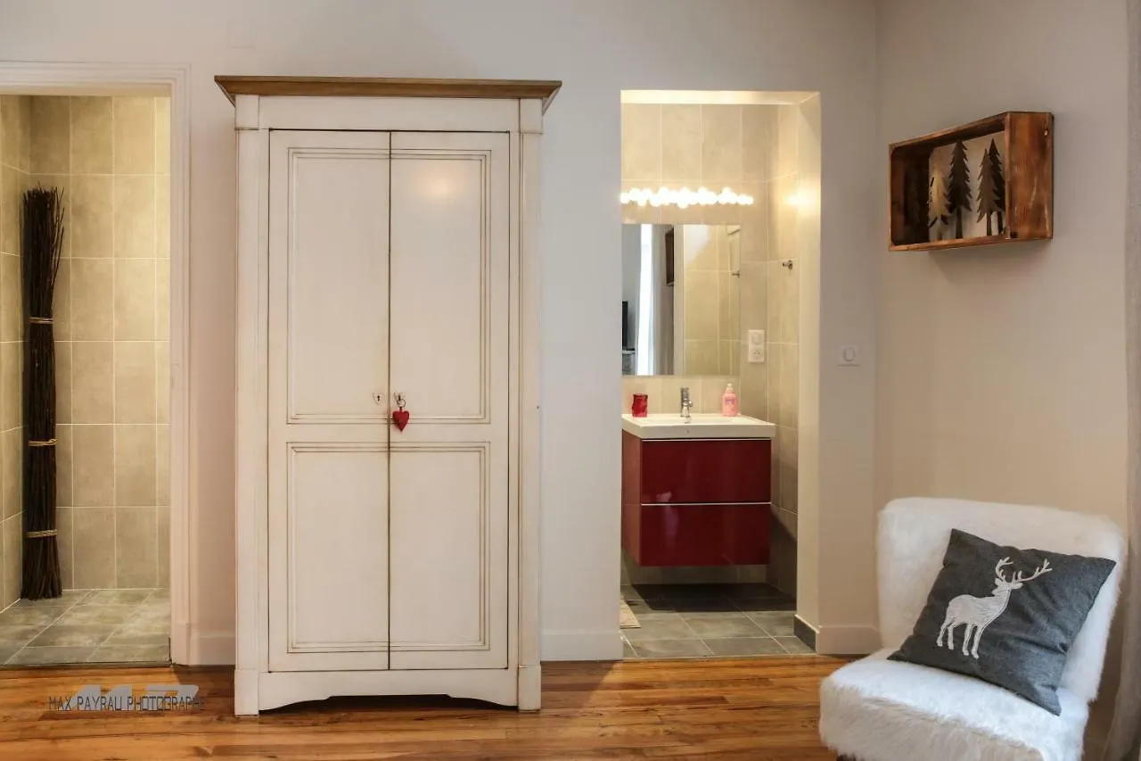 סן-לארי-סולאן Chambres D'Hotes Nevada 0*,  צרפת